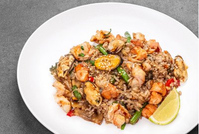 Рис с морепродуктами WOK