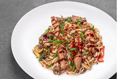 Удон с курицей териаки WOK