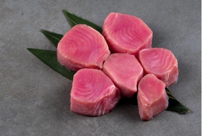Тунец кусочки